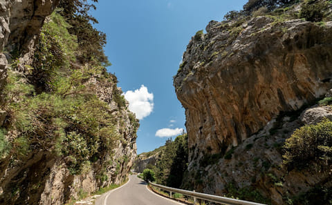 Private Full-Day Tour of Lake Kournas and Cretan Villages from Rethymnon