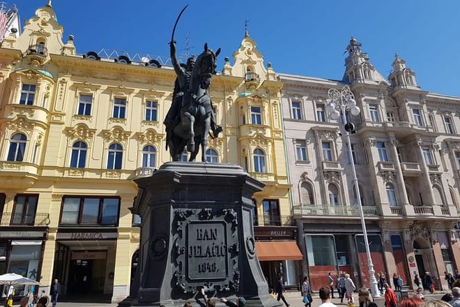 Private Zagreb Walking Tour with WWII Tunnels and Funicular Ride 10