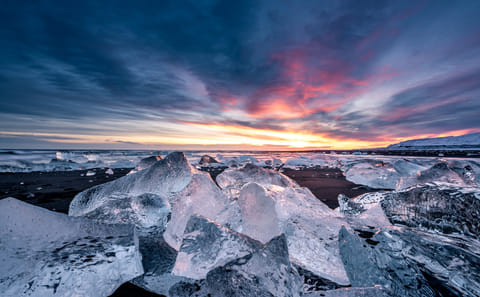 Private Tour of Glacier Lagoon and Diamond Beach in Iceland