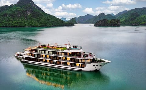 Dora Cruise Luxury Halong Bay Overnight Cruise Transfer Included