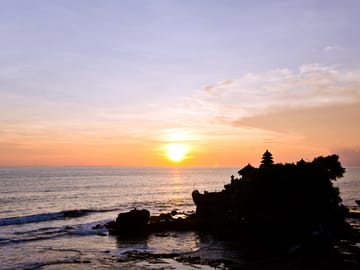 Bali Sunset Tour at Tanah Lot with Cultural Insights