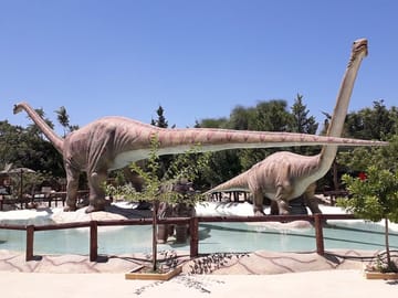 Family Day Tour: CRETAquarium, Dinosauria Park & Heraklion