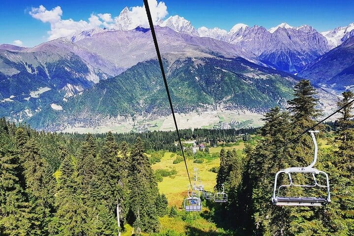 4 Full days in Georgia with private tour, free aiport