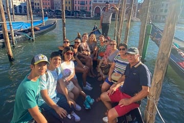Venice Morning Walking Tour with Canal Cruise Experience