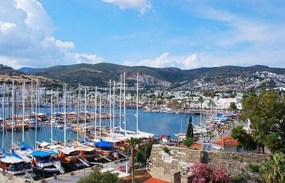 Bodrum Pirate Boat Tour – All-Inclusive Lunch & Free Drinks