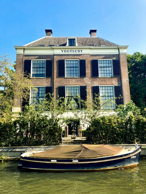 Weesp & Loenen aan de Vecht Private Tour – Premium Car & Official Guide 7