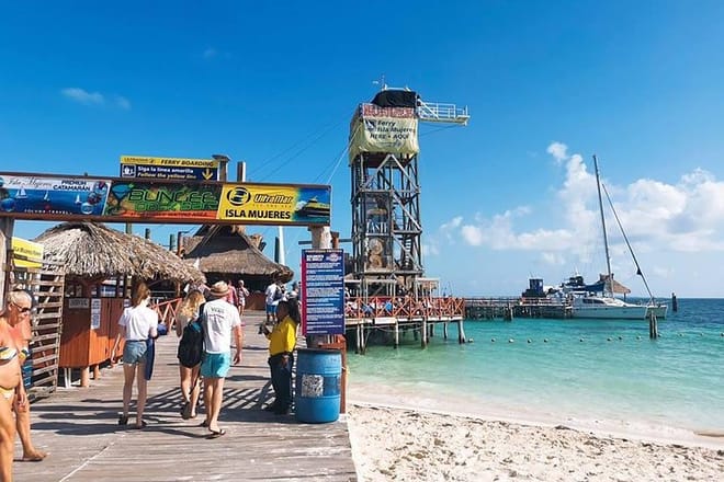 Full-Day Boat Tour to Isla Mujeres from Cancun with Lunch 9