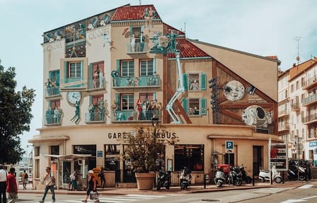 Private Historic Walking Tour in Cannes, France