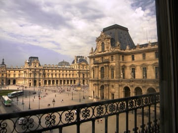 Louvre Museum Tour: Uncover Murders and Mysteries