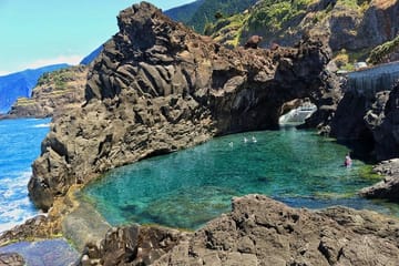 Private 4x4 Tour of Caniço and Porto Moniz in Madeira