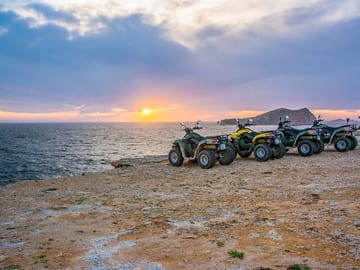 Quad Bike Adventure in the Hurghada Desert and Red Sea