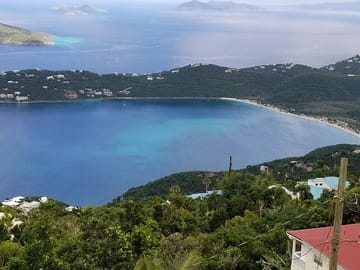 Magen's Bay Beach