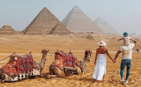 Private Day Trip from Hurghada to Giza Pyramids and Museum