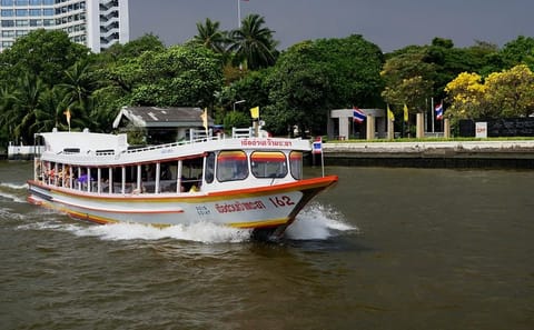 Private Boat Tour of Bangkok's Canals and Local Culture