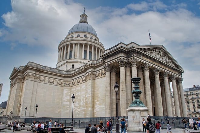 Paris Private Custom Tour: Half-Day Experience with a Local Guide