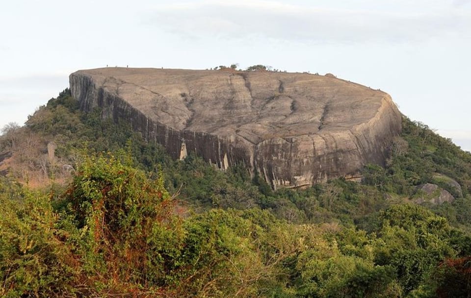 Pidurangala Rock Day Tour with Dambulla and Sigiriya Visits