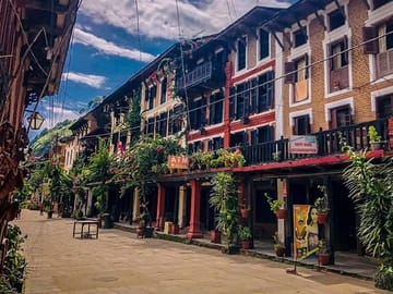 Private 2-Day Trek and Sightseeing in Bandipur from Kathmandu