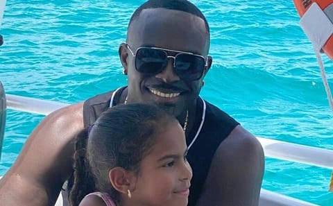 Family Beach Hopping Motorboat Tour in Philipsburg, St. Maarten