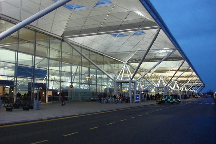 Private transfers between London Stansted - London Luton Airports 8