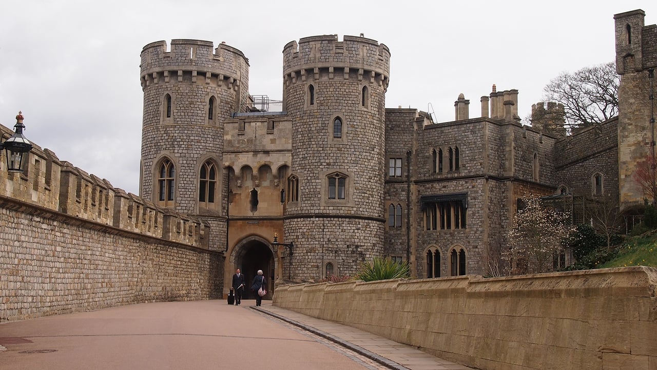 Royal Windsor Castle Tour Private including tickets 6