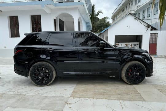 Luxury Zanzibar Airport Transfer in Range Rover Sport