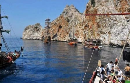 Alanya Pirate Boat Tour with Foam, Lunch, Soft Drinks , Transfer