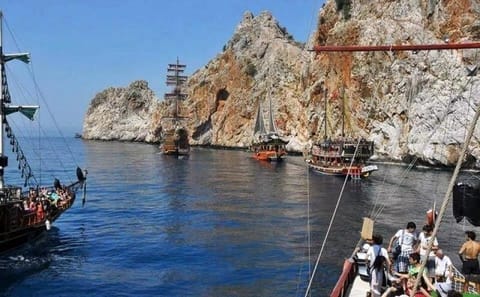 Alanya Pirate Boat Tour with Foam, Lunch, Soft Drinks , Transfer