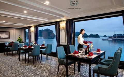 Doris Cruise – Luxury 2 Days Cruise in Halong Bay & Lan Ha Bay