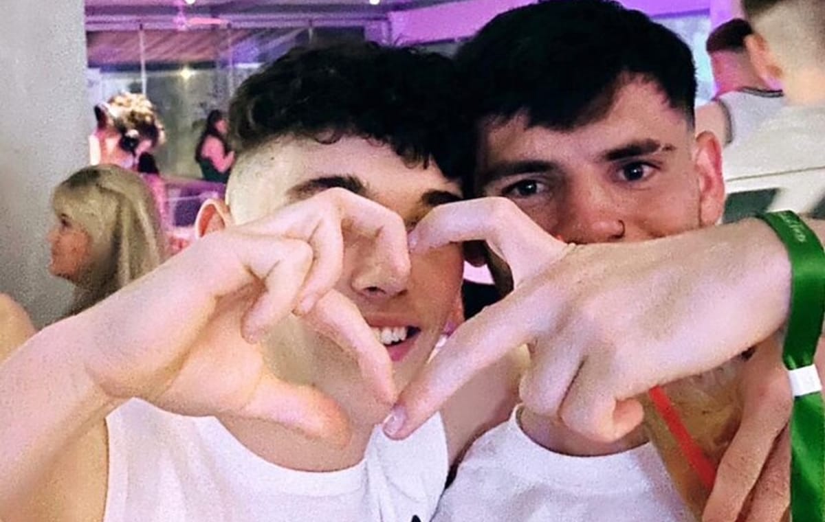 Bar Crawl Ios Ticket in Cyclades