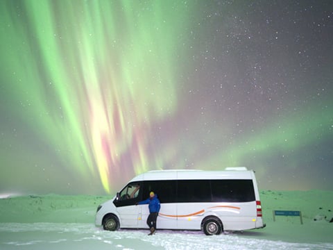 Northern Lights Tour small group with professional photos included, hot chocolate and cookies, photo 2