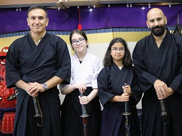 Photography service to capture serious figures during the activity. We will send you the photo data within both days. Samurai swords apply this principle without being conscious of it by warping.