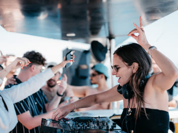 Snack & Swim Boat Party