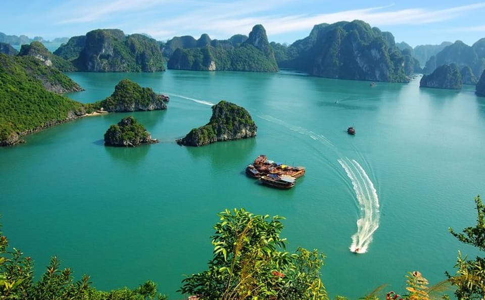 Half-Day Luxury Cruise in Ha Long Bay, Vietnam