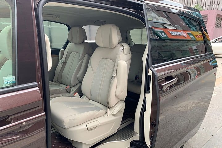 Ho Chi Minh Tan Son Nhat Airport Chauffeur Service. Pick up. 3