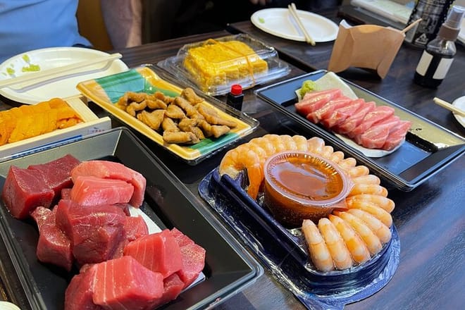 Classic Tsukiji Food Tour photo 4
