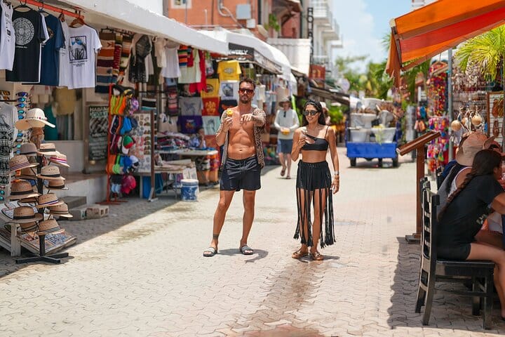 Cancún Catamaran to Isla Mujeres + Snorkel, Open Bar & Lunch 7
