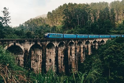 Ella Day Tour with Train Ride from Kandy