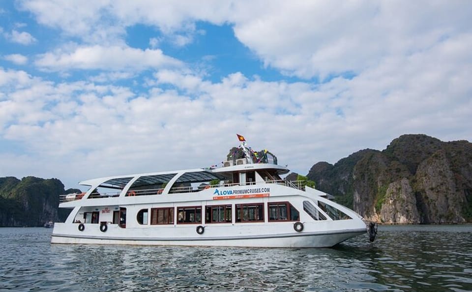 Halong Bay Day Tour with Buffet Lunch and Cave Visit