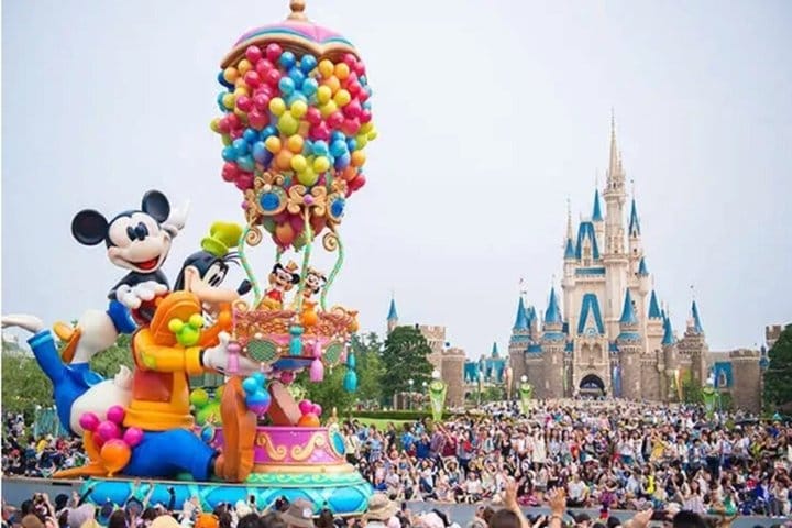 Narita Airport(NRT): Private Transfer To/From Tokyo Disney Resort