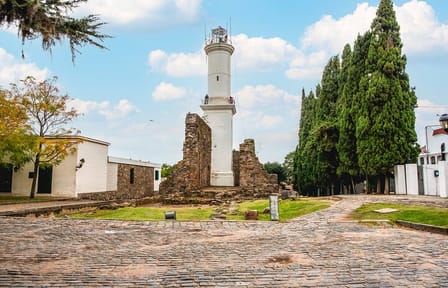 2-Days and 1 Night in Colonia de Sacramento from Buenos Aires