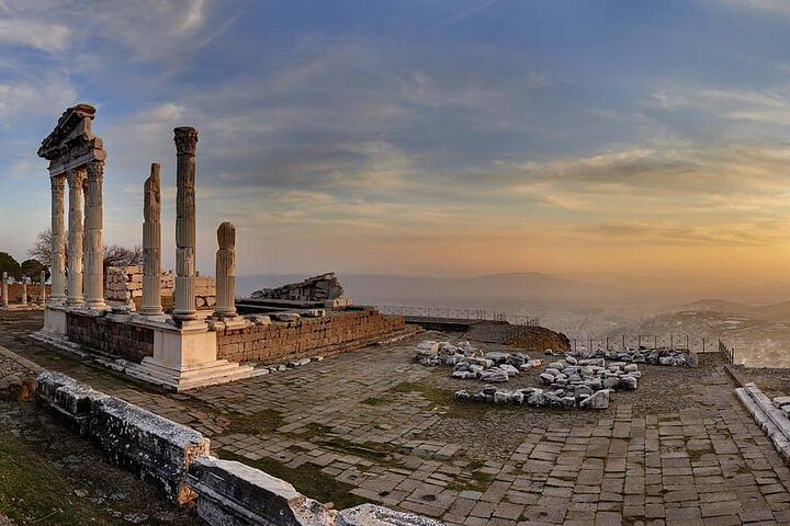 Explore Ancient Pergamon & Asclepion from Kusadasi & Selcuk Hotels