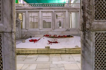 Mumbai to Aurangabad Tour: Ajanta & Ellora Caves Exploration