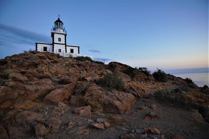 Santorini 5 Hour Private Oia Tour & Lunch/Dinner at a Local Farm