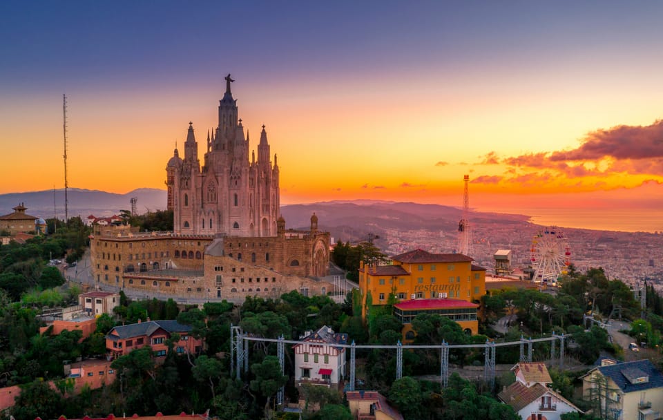 Private Guided Walking Tour of Barcelona's Highlights