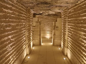 Day Tour to Sakkara and Dahshur Step, Bent & Red Pyramids