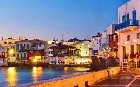 Private 7-Day Tour of Mykonos, Paros, and Santorini from Athens