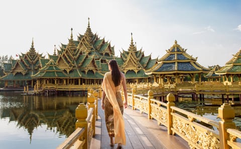 Bangkok Historical Walking Tour: Erawan Museum and More