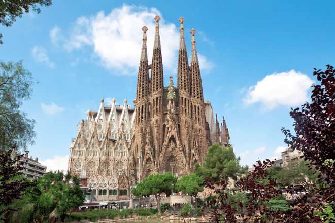 VIP Private Gaudí Tour: Casa Vicens, Sagrada Família & Park Güell