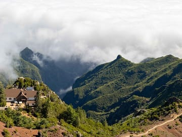 Hiking Tour to Pico Ruivo and Achada do Teixeira in Funchal