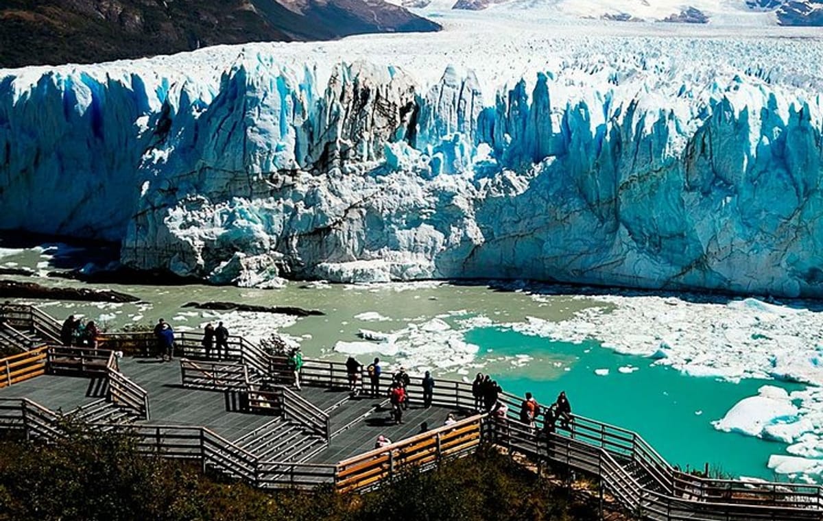 Full-Day Tour to Perito Moreno Glacier with optional Navigation